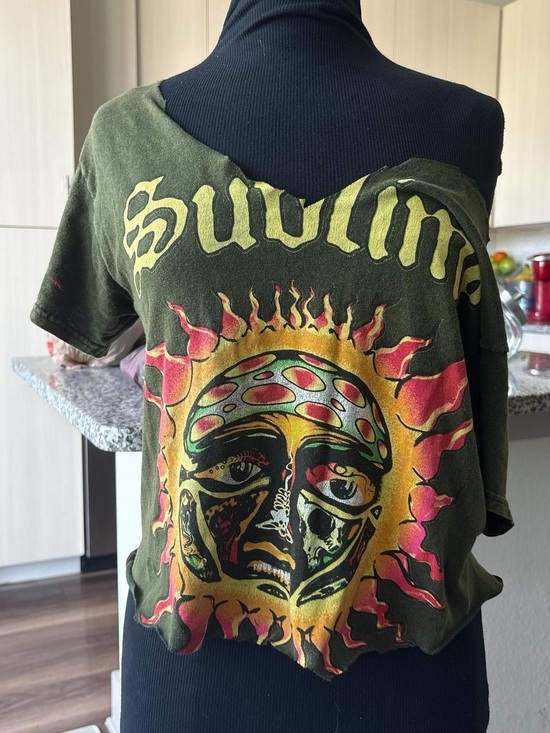 Sublime Tops - Sublime Green Sun Graphic Crop Tee - Distressed Band Style